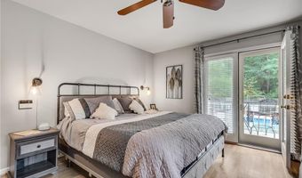 2821 Laurel Ridge Dr, Decatur, GA 30033