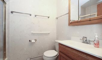831 S Mitchell Ave, Arlington Heights, IL 60005