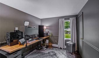 94 Maxson Hill Rd, Hopkinton, RI 02804