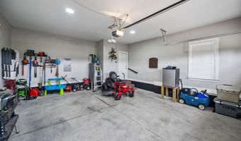 566 Hines Dr, Ayden, NC 28513