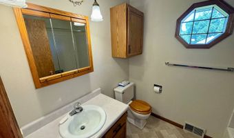 1005 3rd St, Britton, SD 57430