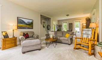 12801 E Edgewater Dr, Albany, IN 47320