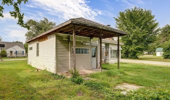 427 Morgan Ave, Aurora, MO 65605