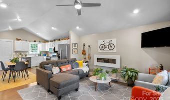 12 Buckshot Ridge Dr, Asheville, NC 28804