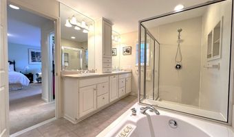 39 Wickendon Ct, Amherst, NY 14221