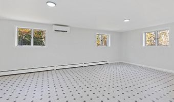 472 Dunn Rd, Belgrade, ME 04917