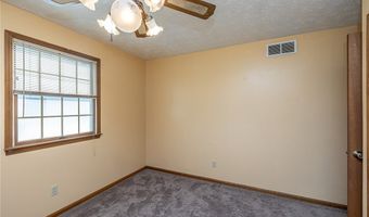 1260 Meadowview Ln, Amherst, OH 44001
