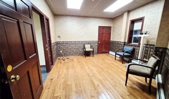 121 W Oak St Ste 2, Amityville, NY 11701