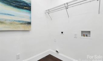 2038 Sandhurst Dr, Charlotte, NC 28205