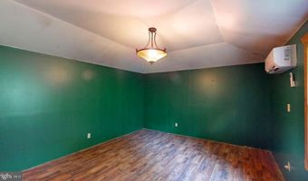 873 DELRAY Rd, Augusta, WV 26704