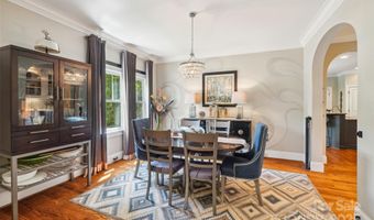 1701 Dearmon Dr, Charlotte, NC 28205