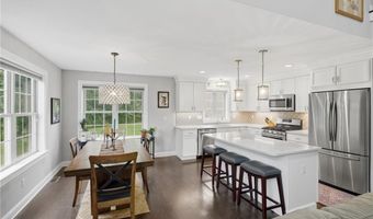 80 Conley Ave 6, Cranston, RI 02921