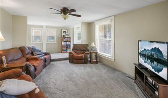 911 E 5th St, Altamont, KS 67330