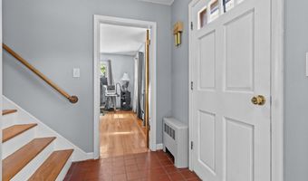 24 Maple Edge Dr, Bloomfield, CT 06002