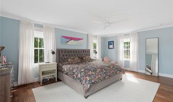 5 Hampden St, Barrington, RI 02806