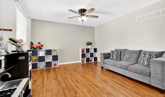 1316 Red Oak Plantation Dr, Ballwin, MO 63021