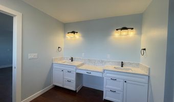 360 2ND St, Bandon, OR 97411