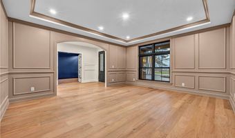 690 Club Dr W, Aurora, OH 44202