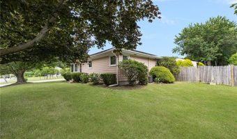 82 Sherry Ave, Bristol, RI 02809