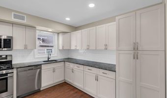 404 9th Ave Upper, Belmar, NJ 07719
