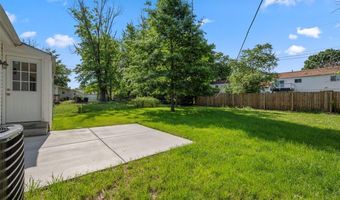 412 Sorrento Dr, Ballwin, MO 63021