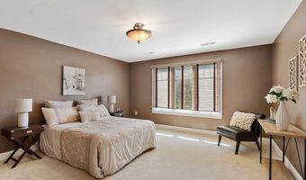 11 Swan Ln, Andover, MA 01810