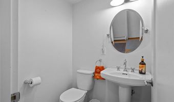 24 GREENWOOD Ln, Lincoln, RI 02865