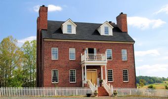 2004 SEVEN MEADOWS Ln, Appomattox, VA 24522