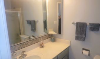1127 S Old Wilke Rd 101, Arlington Heights, IL 60005