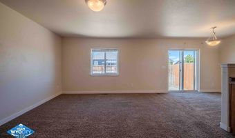6866 Umpqua River Rd, Casper, WY 82604