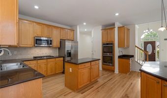 925 York Cv, Alpharetta, GA 30004