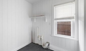 52 Pleasant View Rd, Warwick, RI 02888