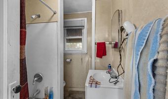 94 E BROWNING Rd, Bellmawr, NJ 08031