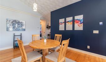 5 Sweet Corn Dr, Cranston, RI 02921
