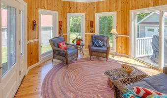 105 Loft Cir, Campton, NH 03223