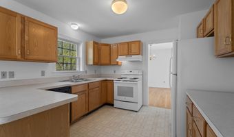 4 Davis Farm Rd, Clinton, CT 06413