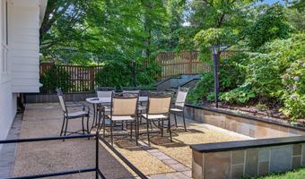 10228 HATHERLEIGH Dr, Bethesda, MD 20814