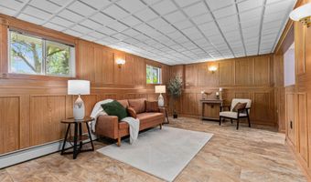 1525 E JOHN St, Appleton, WI 54915