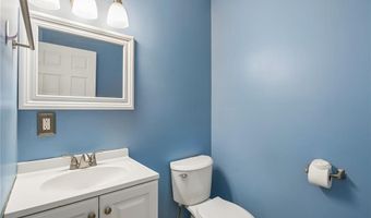 8 Cinnamon Ln, Narragansett, RI 02874
