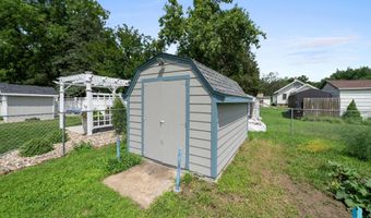 412 S 1st Ave, Brandon, SD 57005