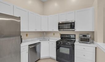 66 Iroquois Dr 24, Absecon, NJ 08201