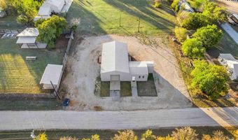 305 N SYCAMORE St, Archer City, TX 76351