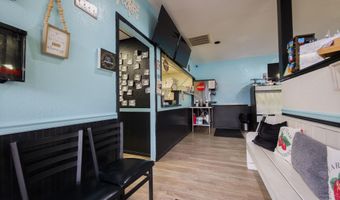 1 W Main St, Albion, IL 62806