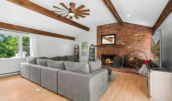 136 Crescent Cir, Cheshire, CT 06410