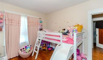 638 Pontiac Ave, Cranston, RI 02910