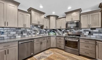 1027 Pinewood Ave, Chubbuck, ID 83202