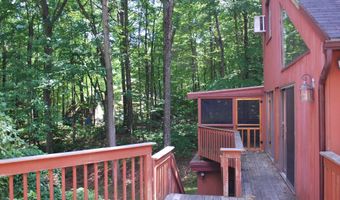 43 Camelot Dr, Bedford, NH 03110