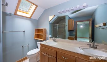 550 Greentree Ln NE, Ada, MI 49301