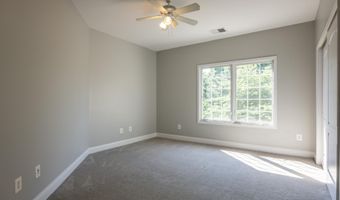 20262 KIAWAH ISLAND Dr, Ashburn, VA 20147