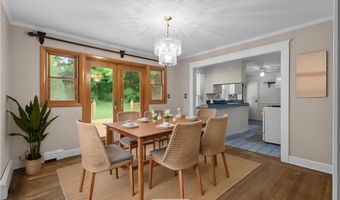 6 Wabasso Ter, Middletown, RI 02842